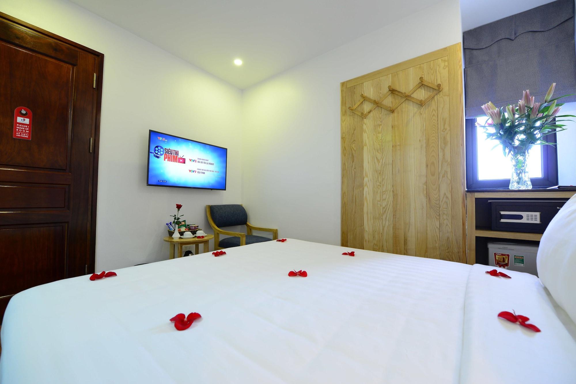 Blue Hanoi Inn Luxury Hotel Buitenkant foto