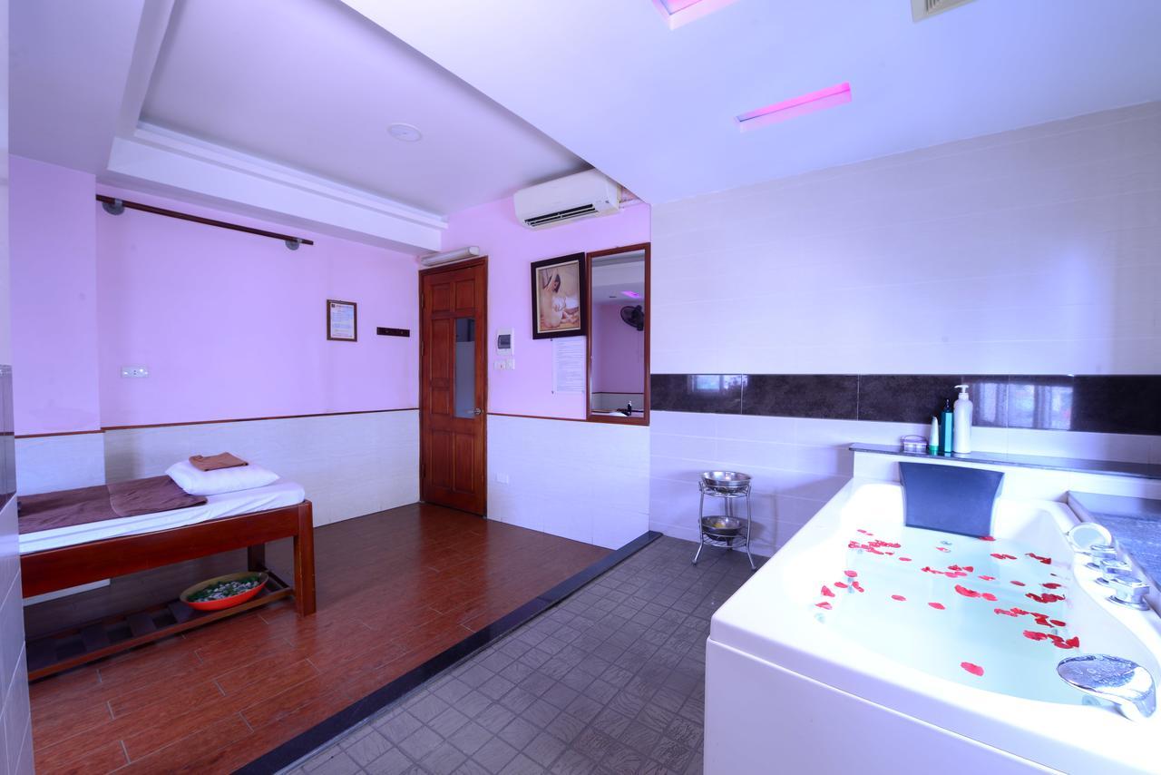 Blue Hanoi Inn Luxury Hotel Buitenkant foto