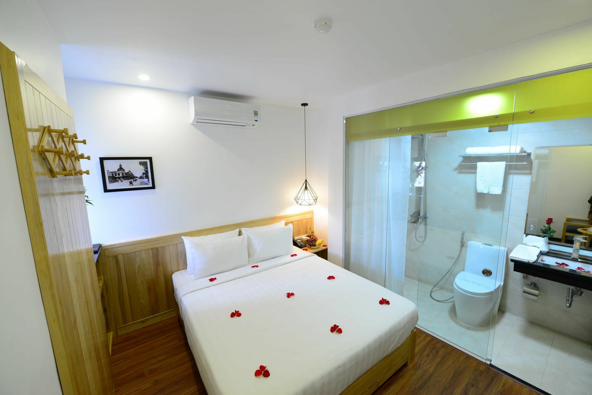 Blue Hanoi Inn Luxury Hotel Buitenkant foto