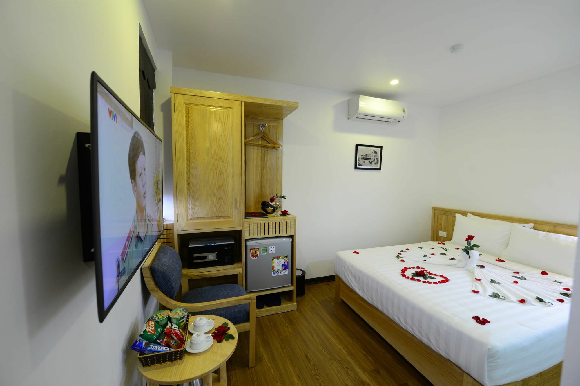 Blue Hanoi Inn Luxury Hotel Buitenkant foto