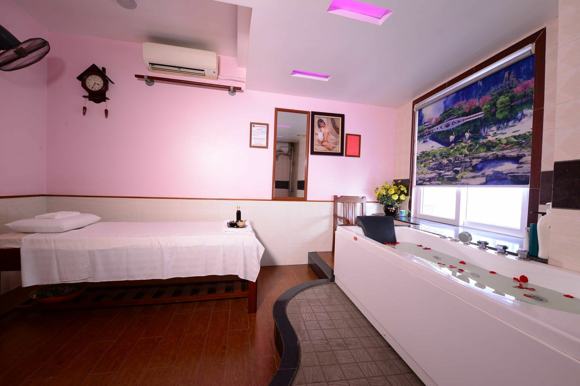 Blue Hanoi Inn Luxury Hotel Buitenkant foto
