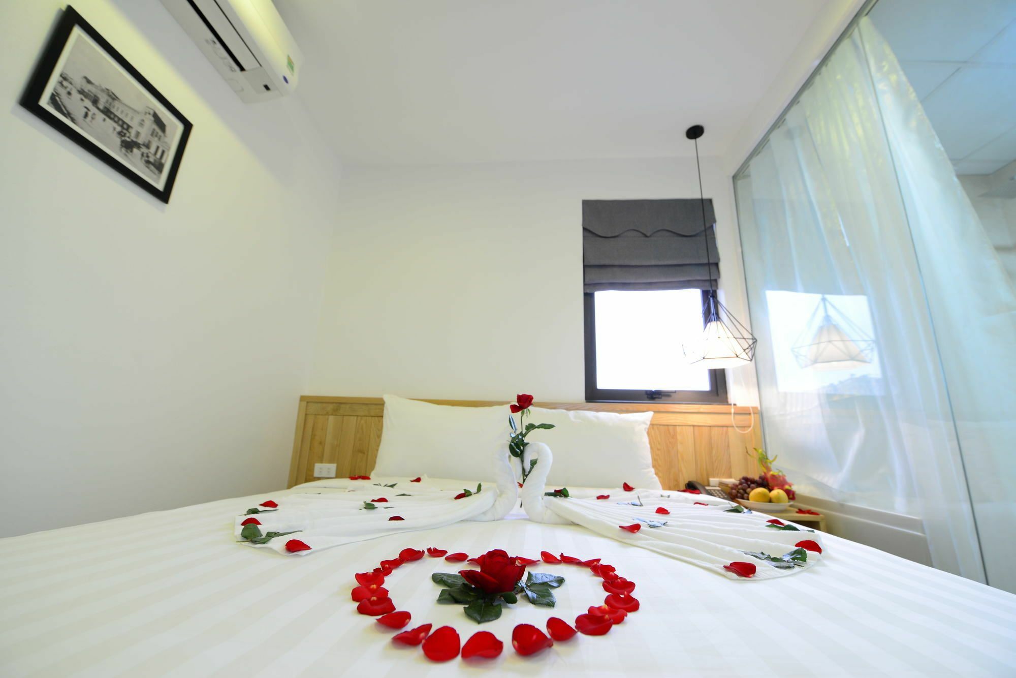 Blue Hanoi Inn Luxury Hotel Buitenkant foto